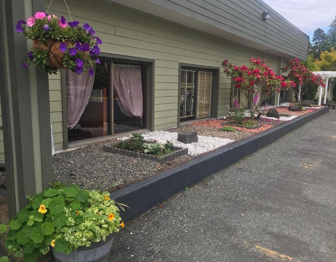 Airport Inn Port Hardy Exterior foto